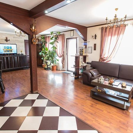 Pension Casa Wenge ซินายา ภายนอก รูปภาพ