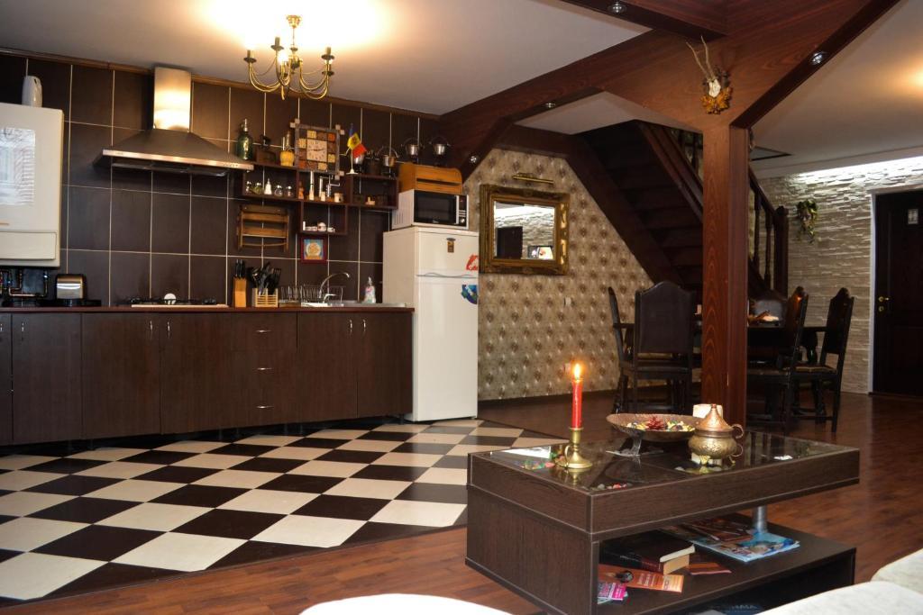 Pension Casa Wenge ซินายา ภายนอก รูปภาพ