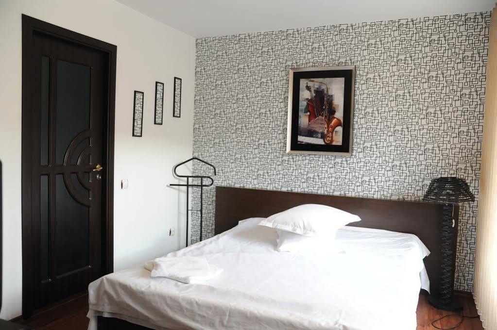 Pension Casa Wenge ซินายา ภายนอก รูปภาพ