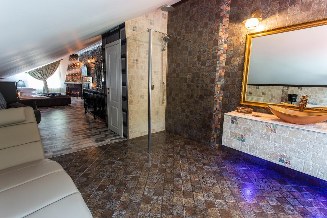 Pension Casa Wenge ซินายา ภายนอก รูปภาพ