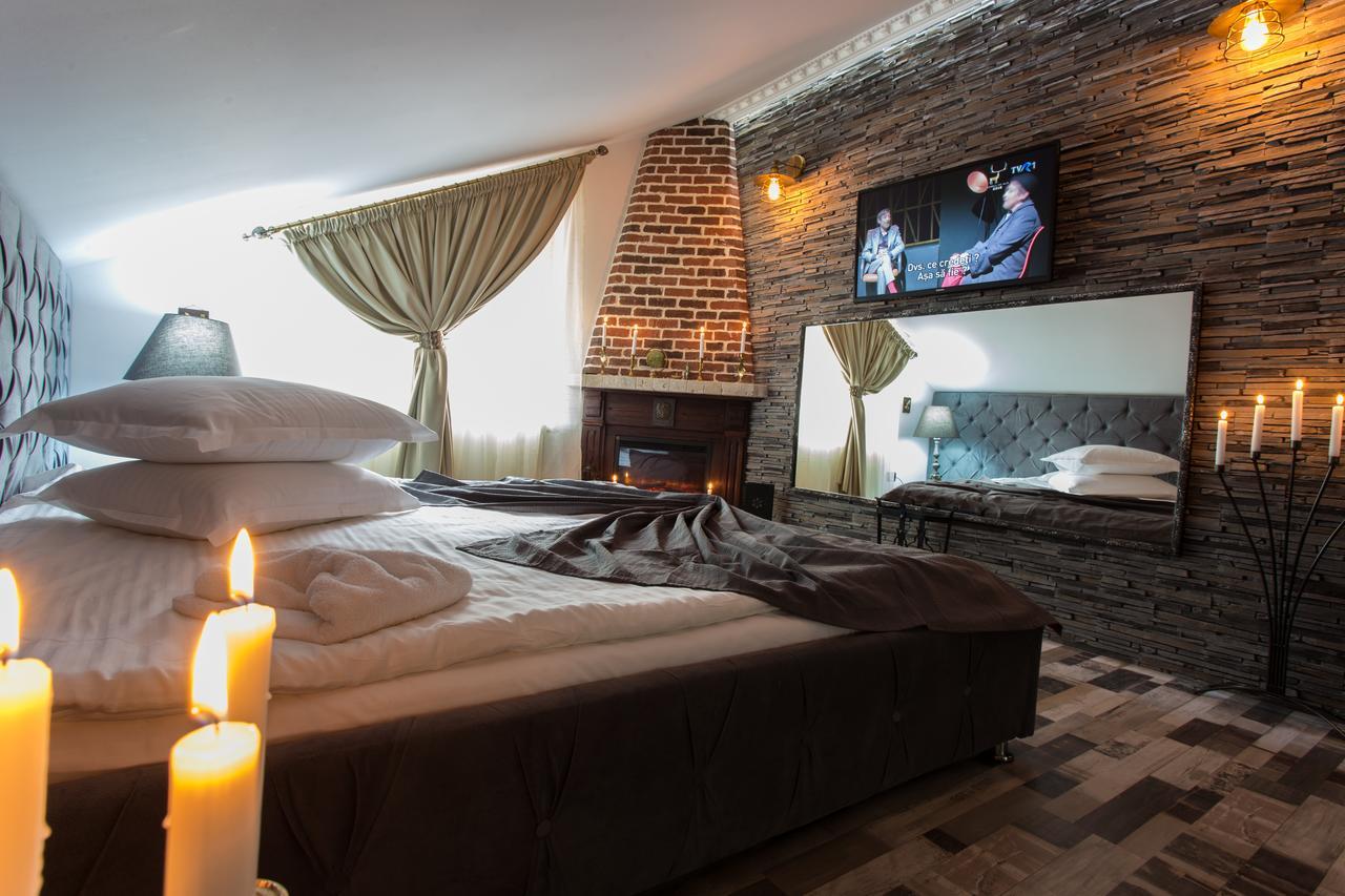 Pension Casa Wenge ซินายา ภายนอก รูปภาพ