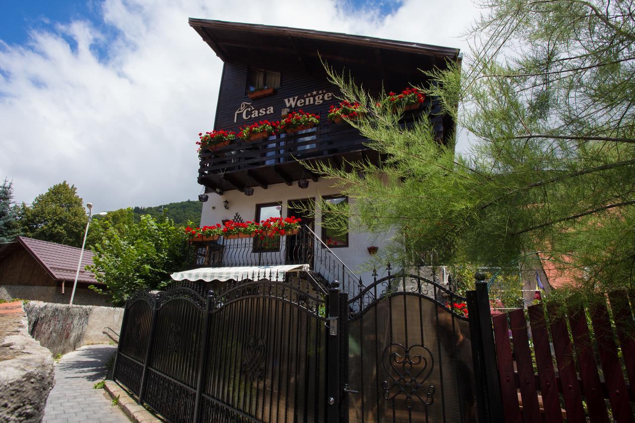 Pension Casa Wenge ซินายา ภายนอก รูปภาพ