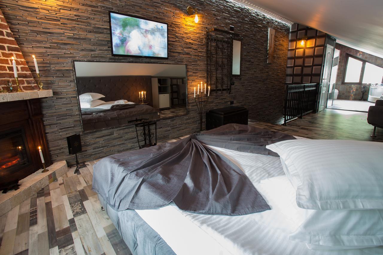 Pension Casa Wenge ซินายา ภายนอก รูปภาพ