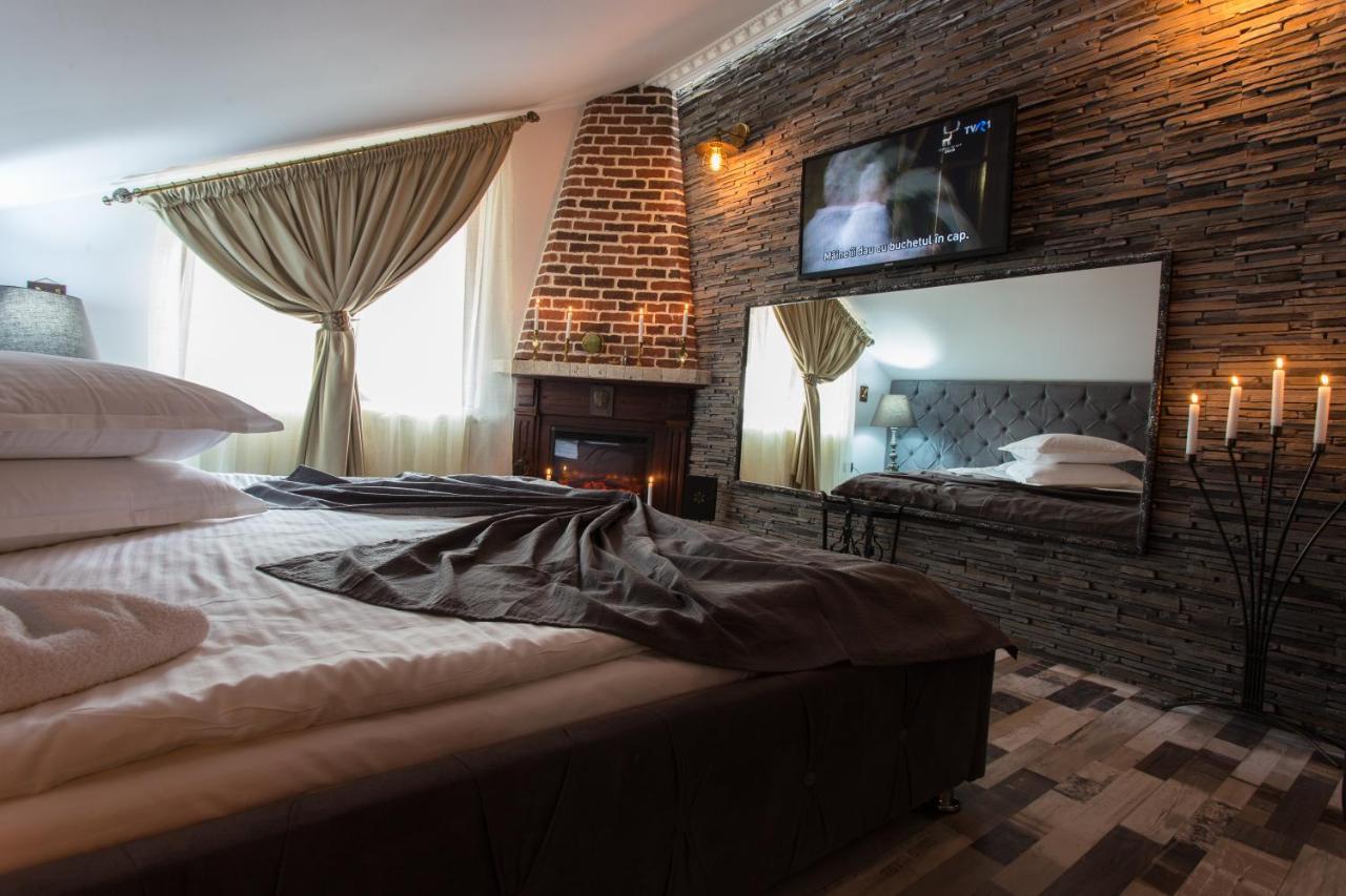 Pension Casa Wenge ซินายา ภายนอก รูปภาพ
