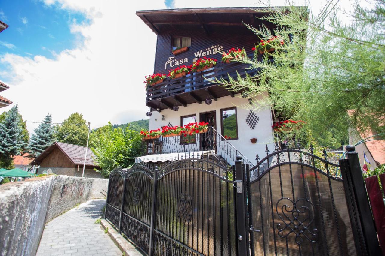 Pension Casa Wenge ซินายา ภายนอก รูปภาพ