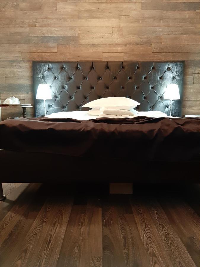 Pension Casa Wenge ซินายา ภายนอก รูปภาพ
