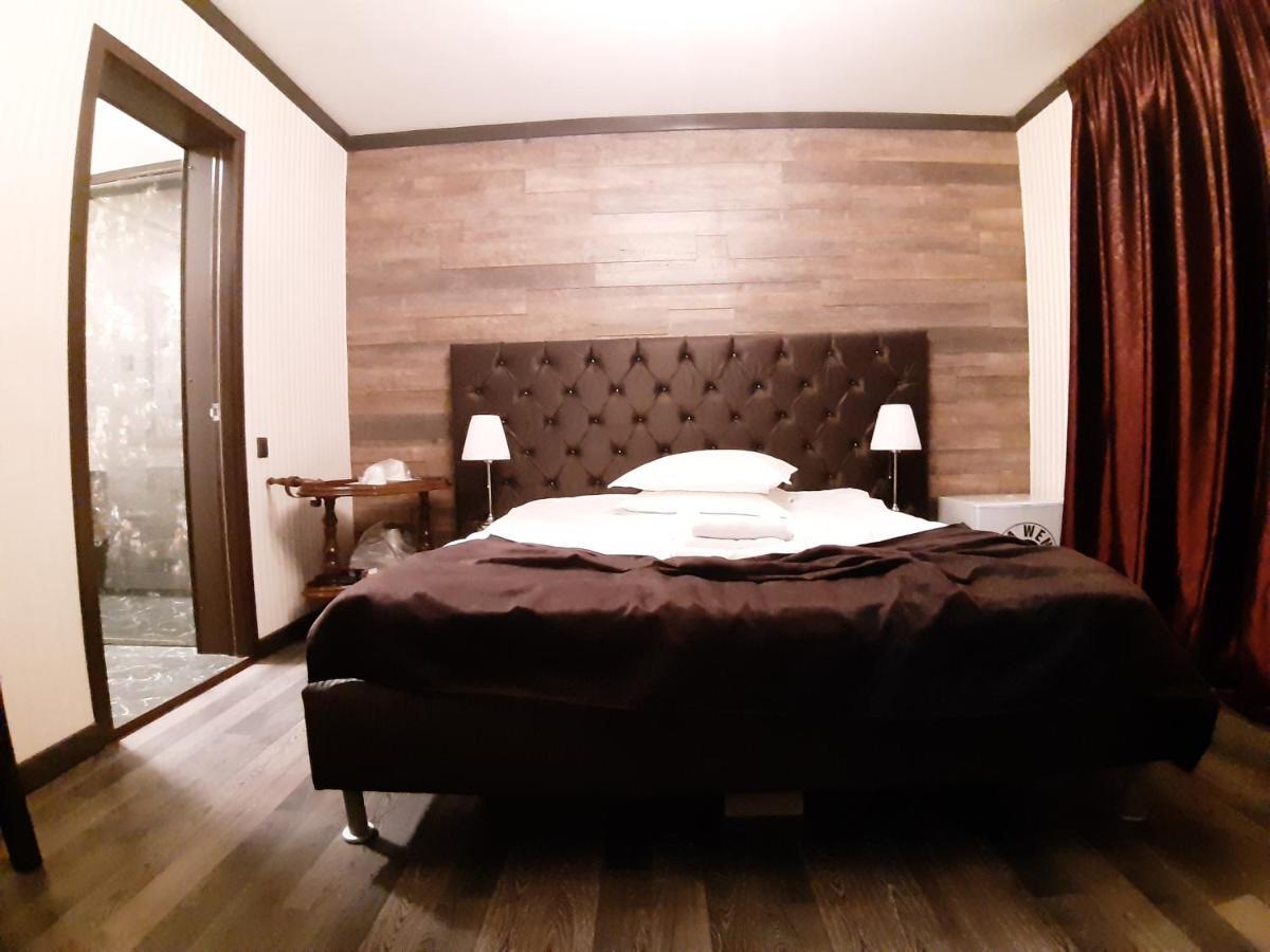 Pension Casa Wenge ซินายา ภายนอก รูปภาพ